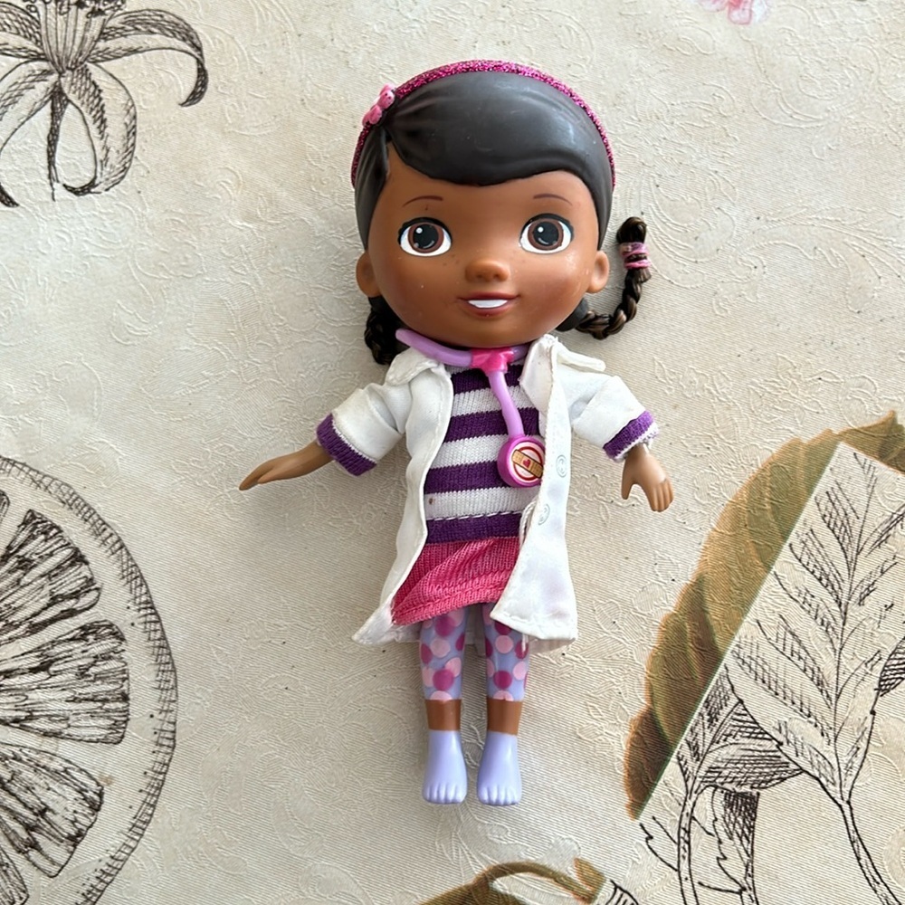 🔥🔥Disney Doc McStuffin Physician 5" figurine